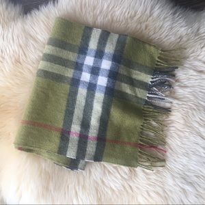 Burberry green Novacheck scarf 🧣 12”x64” GUC